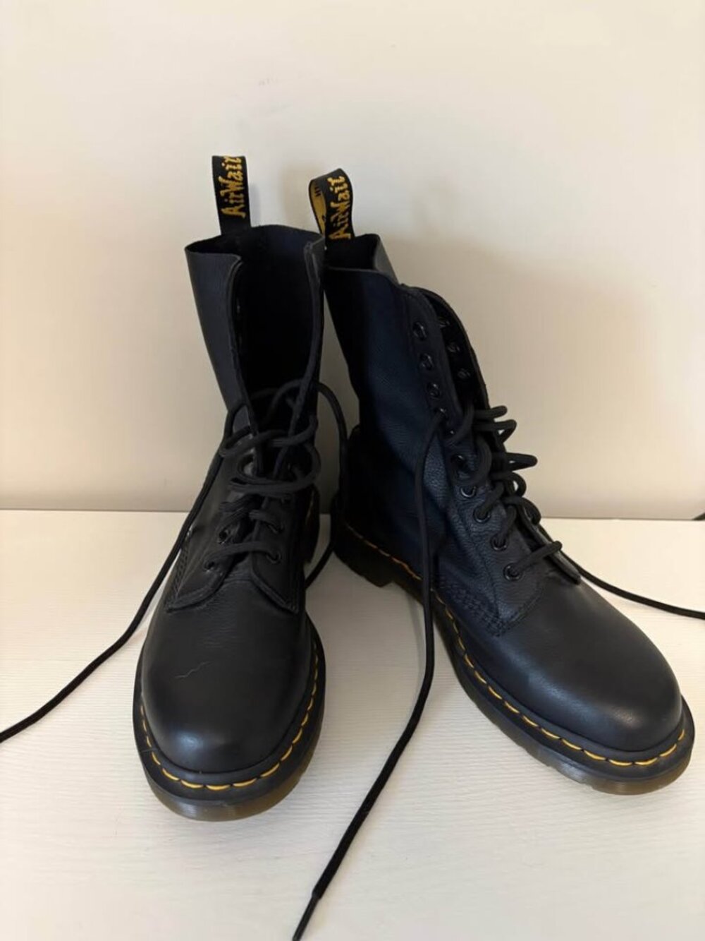 Dr. Martens Virginia Boots